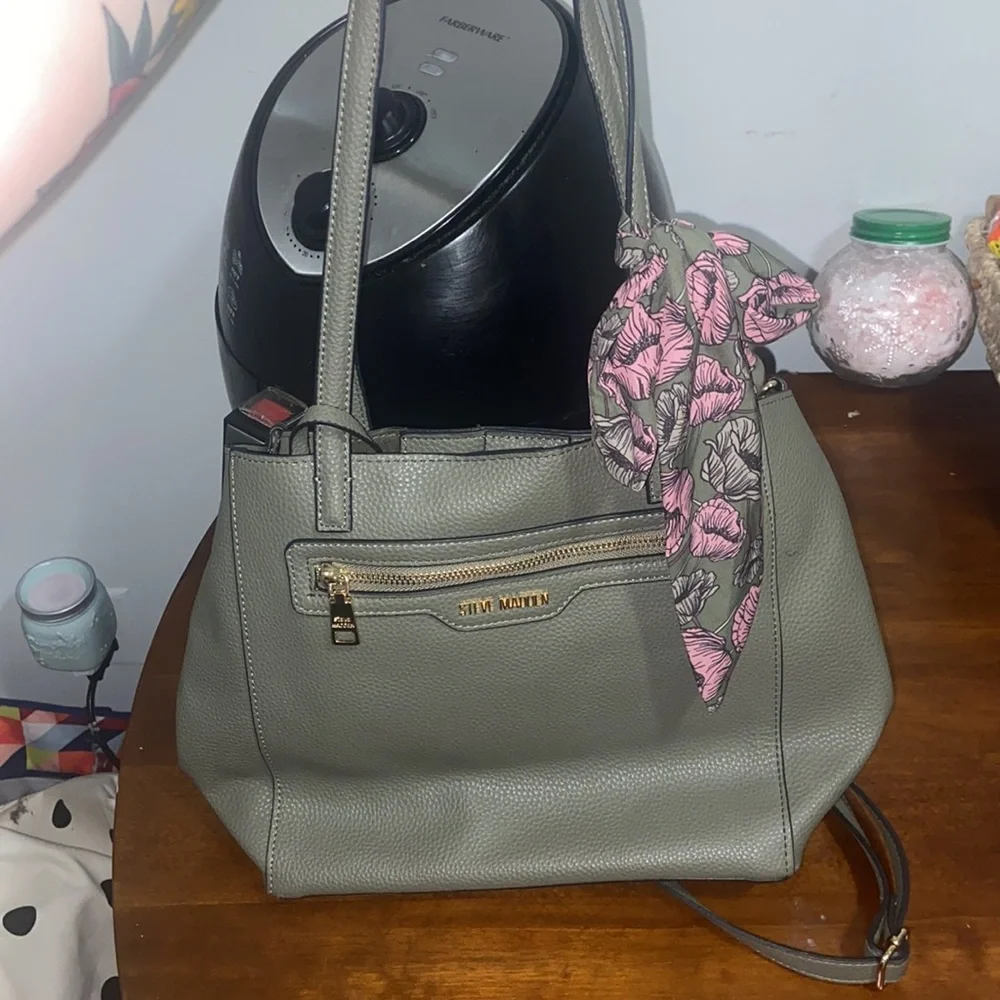 Steve Madden Large Green Purse - Picture 4 of 4
